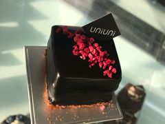 -UNI UNI(环亚凯瑟琳店)