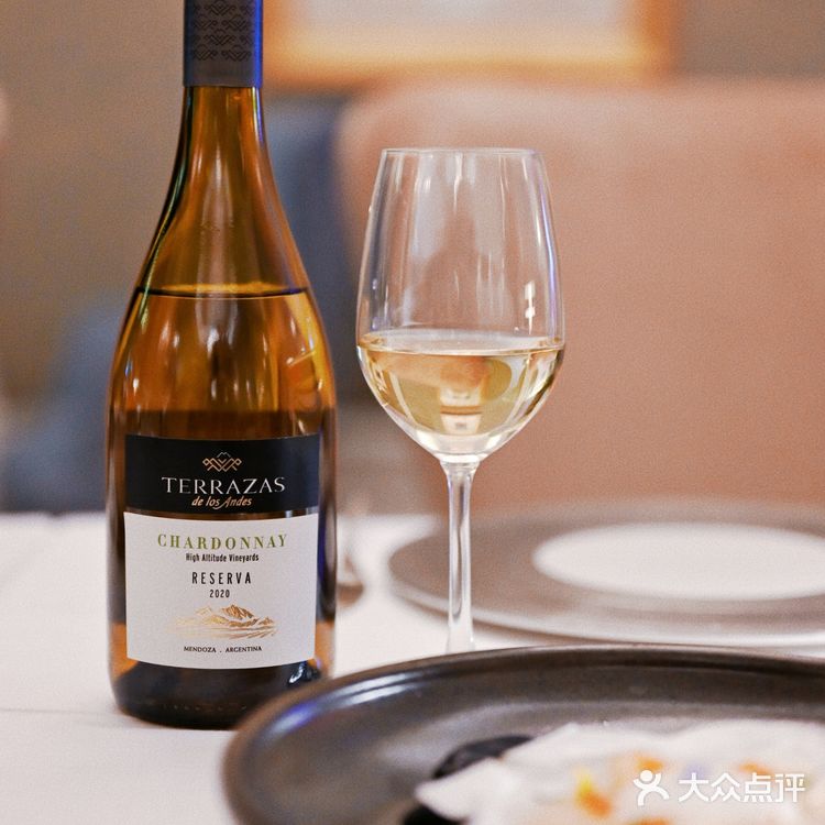 提前预订了TERRAZAS台阶红酒和酒店合作菜单