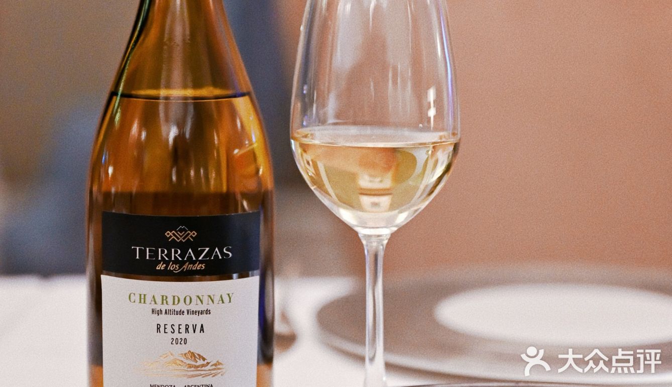 提前预订了TERRAZAS台阶红酒和酒店合作菜单