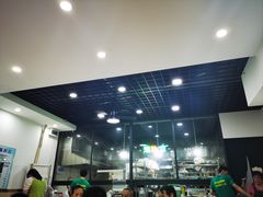 -老何家后安粉·糟粕醋海鲜火锅(三亚湾椰梦长廊店)