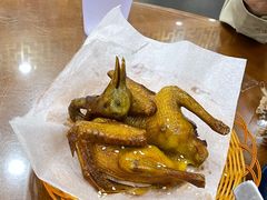 盐焗乳鸽-煲煲掂风味煲仔饭餐厅(西区店)