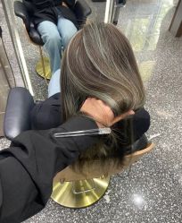 -Tloml salon