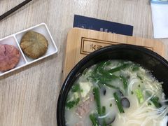 -花馬肆.云南过桥米线(汉神购物广场现场熬汤店)