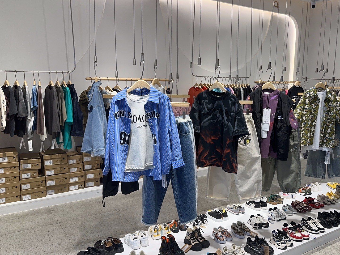 龙岩新罗万达广场放大镜童装新品8折