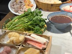 -尚尚仙·酸汤猪手·猪肚鸡火锅(华联万柳购物中心店)