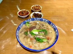 -邱芳粉店(迎宾大道旗舰店)