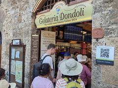 -Gelateria Dondoli
