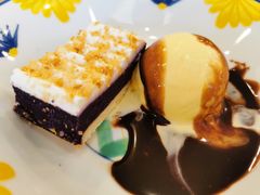 紫薯蛋糕配冰淇淋-萨莉亚意式餐厅(深圳北站店)