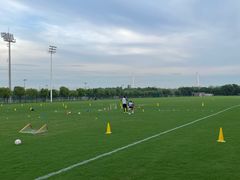 -Riverside河畔少儿足球培训(前滩店)