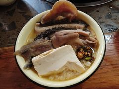 -黄利砖万峰林布依特色酸笋牛肉馆