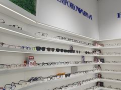 -美式眼镜·授权蔡司.依视路.尼康.豪雅.明月(人民广场店)