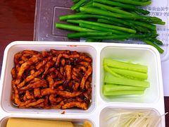 京酱肉丝-北平小馆·烤鸭·家常菜(磨房北里店)