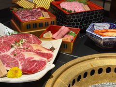 -山川小町·极番烧肉(新地假日广场店)