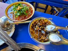 -马路边边串串香形象店(磐石路店)
