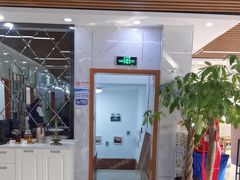 -茂菊口腔连锁(浦东南路店)