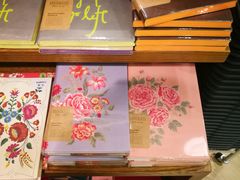 -LOG-ON(海港城店)