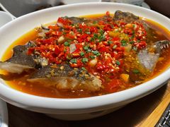 剁椒鸦片鱼头-老头儿油爆虾(金鹰世界店)