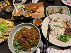 -大头虾越式风味餐厅(光明广场店)