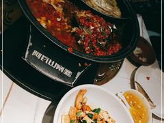 -阿瓦山寨·湘菜现炒·剁椒鱼头王(咸阳总店)