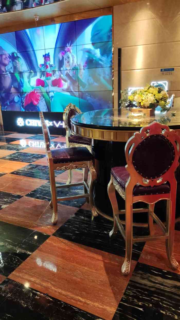 威美斯ktv(新景店)-"靠,非得叫我升级包厢.30元不和他们计较.