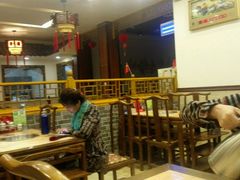 大堂-盛元盛居传统炭火锅(绿园店)