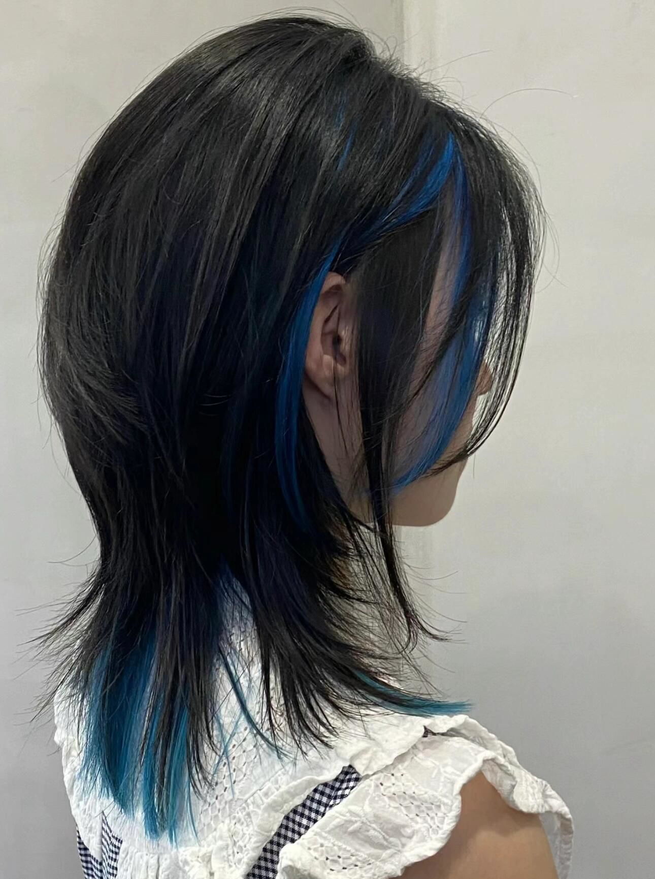 尝试一次鲻鱼头狼尾发型
蓬松好打理 吹干即可 无需烫发
饱满有型