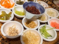 -包整·丝娃娃(一览甲秀楼风景店)