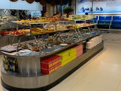 面包甜点陈列柜-春华海鲜城(广场西苑店)
