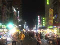 -六合夜市