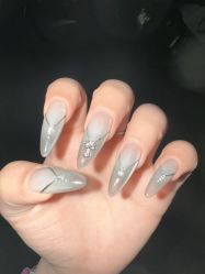 -丽心自助美甲美睫