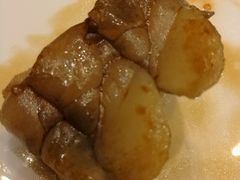 鳄鱼肉特写-麒麟中餐厅·经典粤菜·地道菜式老字号(广州长隆酒店)
