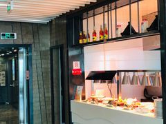 -亚洲国际大酒店·云顶阁旋转自助餐厅