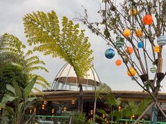 -茅草房·河畔园林火锅