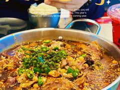 三少秘制馋嘴锅-蓉三少冒烤鸭·四川小吃集(北京首店)