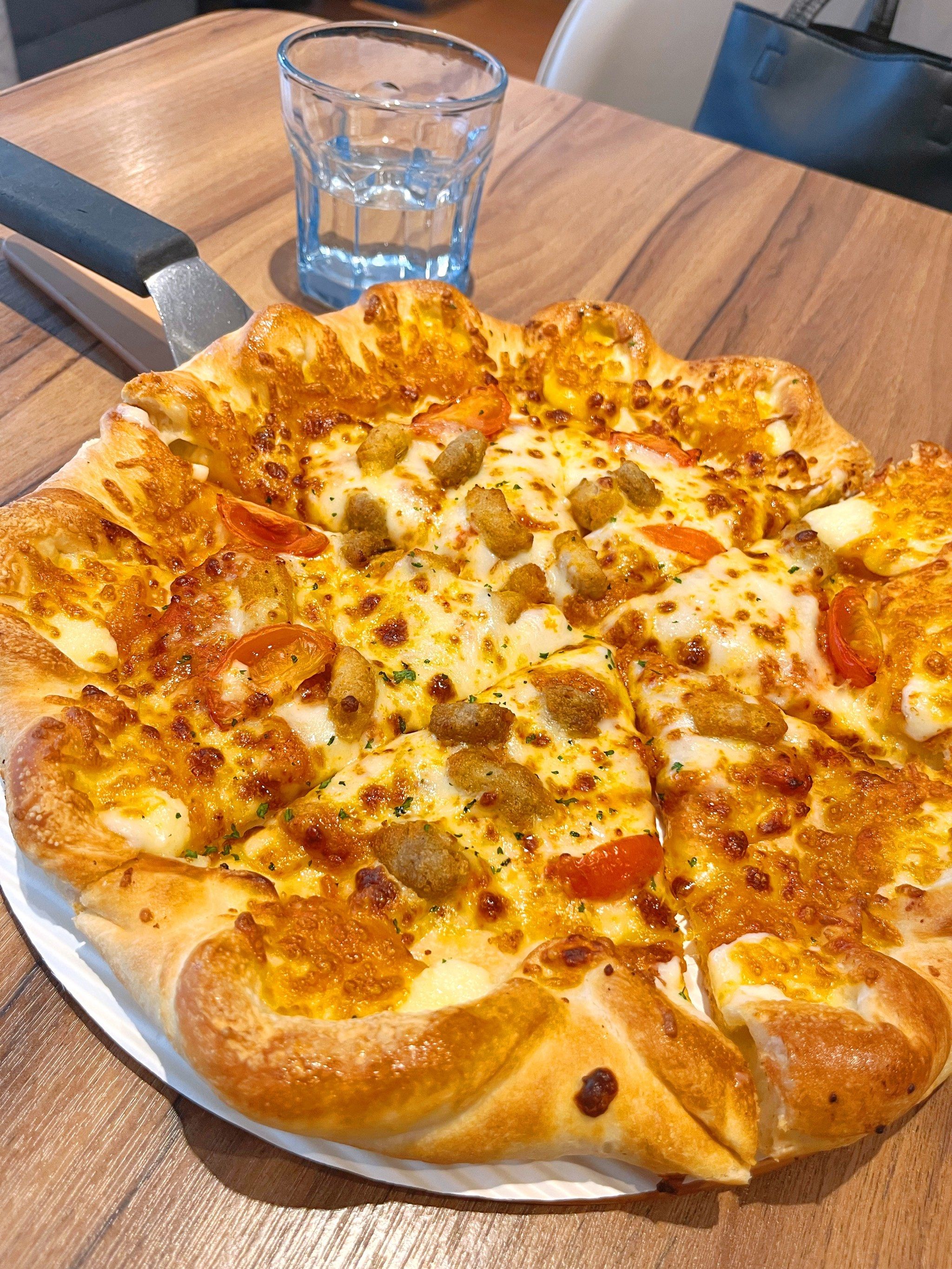 这个新卷边披萨我大爱!