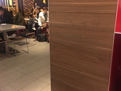 -麦当劳(汉口火车站候车室店)