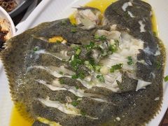 -赶海部落海鲜城(海阳路店)