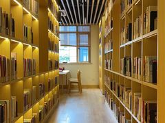 -漕河泾街道图书馆(漕河泾社区文化活动中心店)