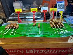 -席娜卡琳火车铁道夜市