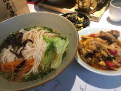 -百春原湖南牛肉粉(百联世纪店)