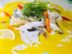 花开酸汤鱼虾跳-蜜桃花开·中西融合菜E&W(南长街店)