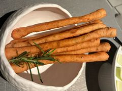 茴香小油条-左庭右院鲜牛肉火锅黑金店(陆家嘴中心店)