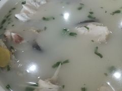 -美顺香食府鱼头老店(雪野湖店)