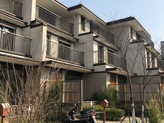 -田园东方蜜桃村的田野营地
