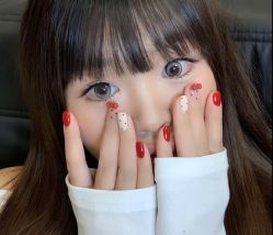 -睫毛弯弯·美甲美睫
