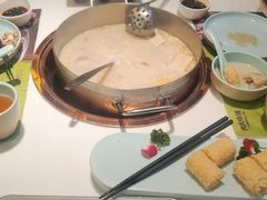 -洪氏嗨捞·猪肚鸡火锅(阳光天地店)