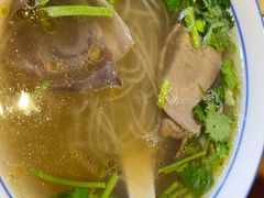 牛肉粉丝汤-鑫震源·苏式大虾生煎(山塘街店)