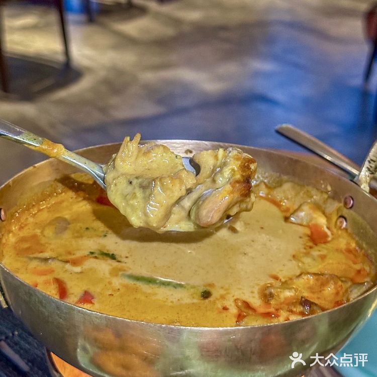 前滩太古里的这家泰国菜，氛围感太顶了 傍晚的前滩