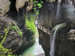 -龙水峡地缝景区