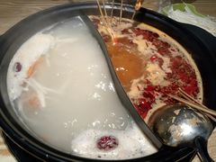 鸳鸯锅-百味源炭火烤翅 ·夜市大排档(酒仙桥店)